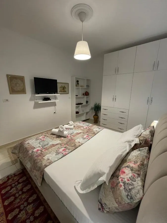 Meg'S Apartment Гирокастра Албания